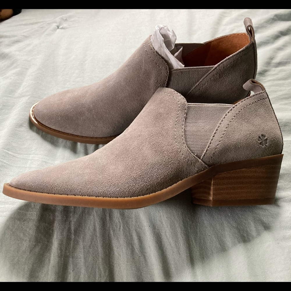 Lucky Brand Size 7M Gray Leather Booties